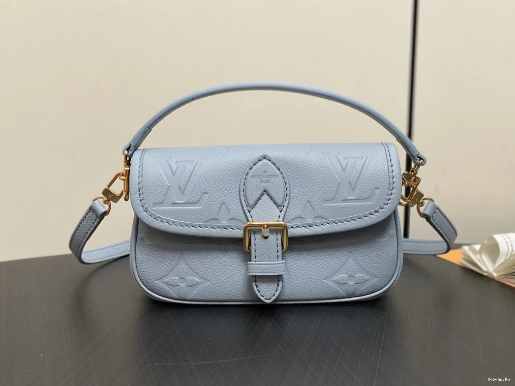 VUITTON LOUIS Diane-19*10.5*6 CM Nano 0302